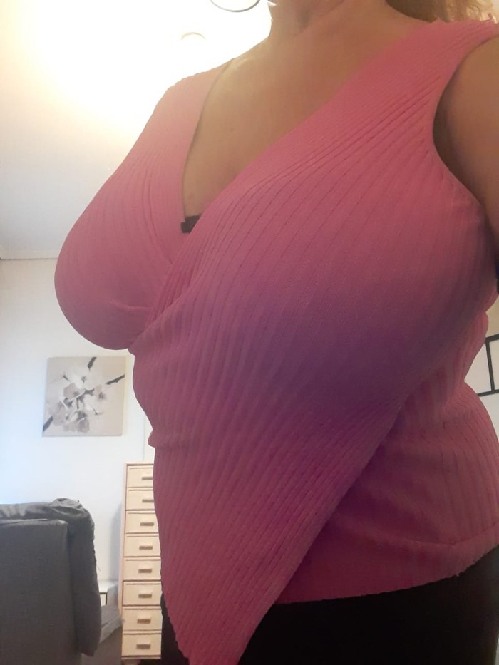 Angela sumisa de otras experiencias