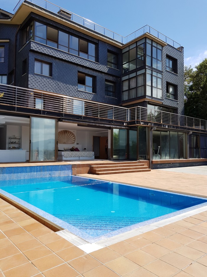 PLAZA LIBRE EN CHALET LUXURY EN SAN SEBASTIAN