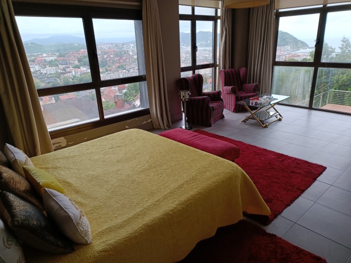 PLAZA LIBRE EN CHALET LUXURY EN SAN SEBASTIAN
