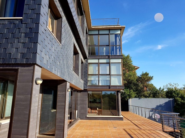PLAZA LIBRE EN CHALET LUXURY EN SAN SEBASTIAN