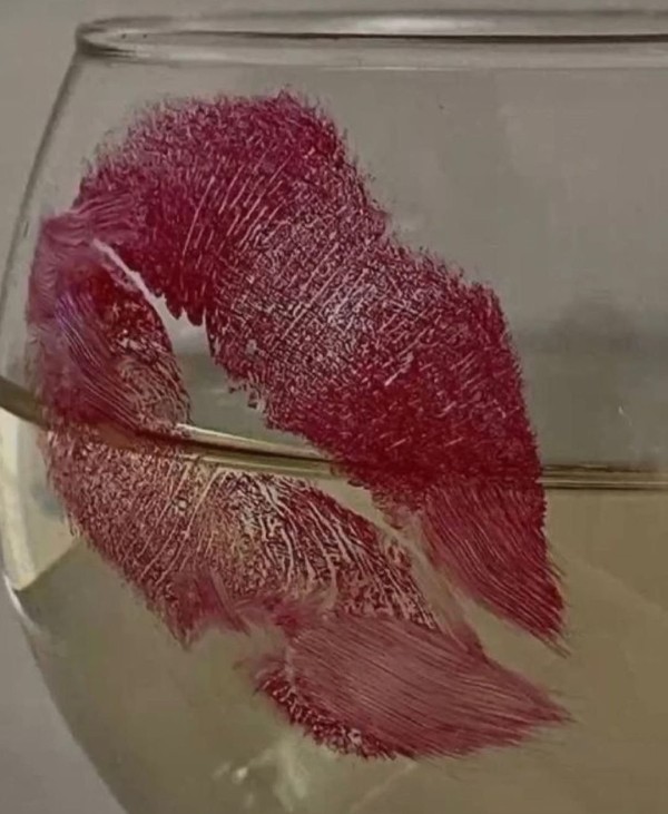 MADURA ELEGANTE PODEROSA TAMBIÉN HOTELES DOMICILIO