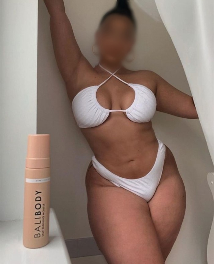 NOVEDAD TETONA CULONA FIESTERA DE PASO SALIDAS