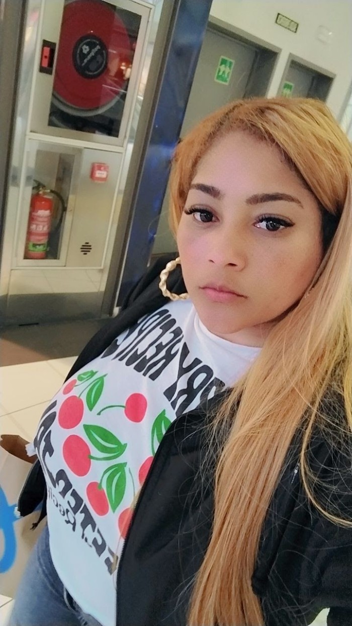 Valentina sonrrica bella noveda