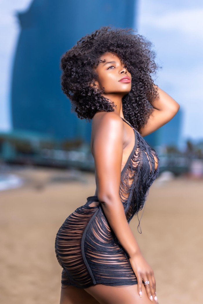 Alejandra , la colombiana de tus sueños!