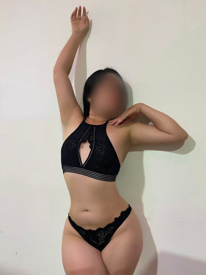 CHICA PARTICULAR ARDIENTE, FOGOSA Y CON GANAS DE M