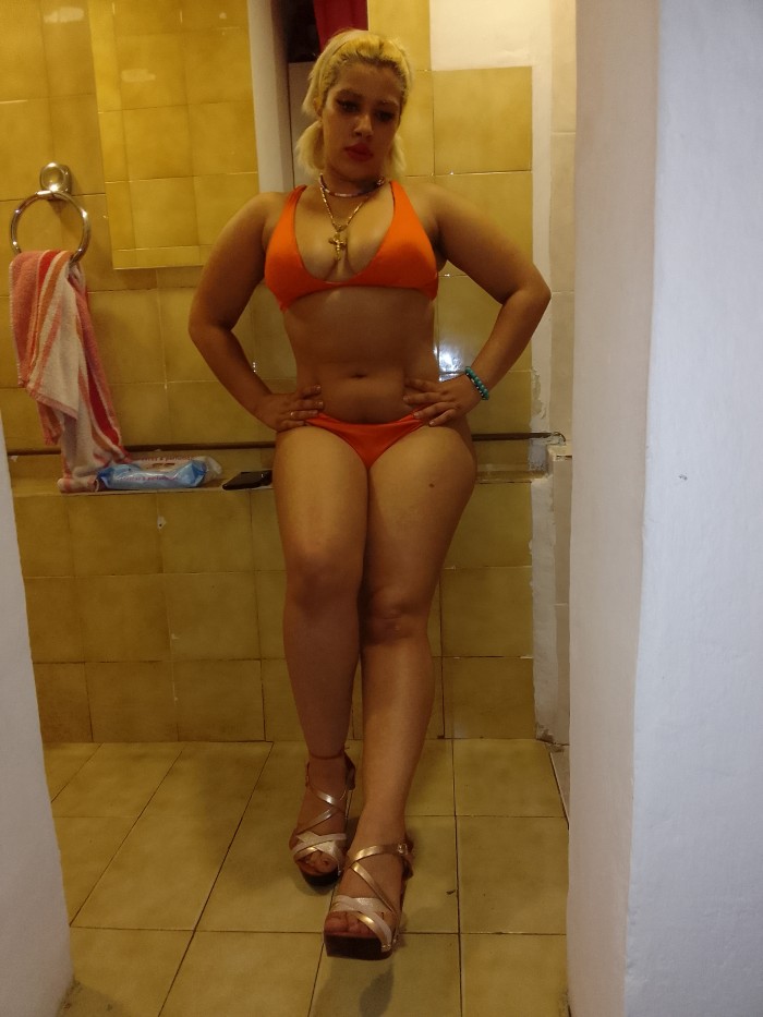 Marta Barcelona implicada cariñosa, anal masaje