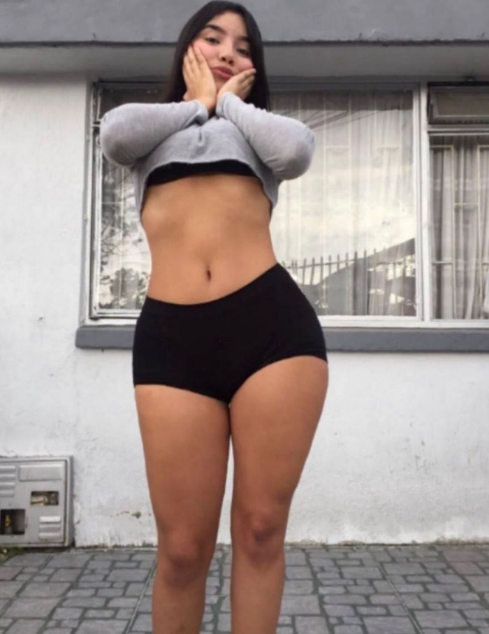 HOLA MI NOMBRE ES SCARLETT