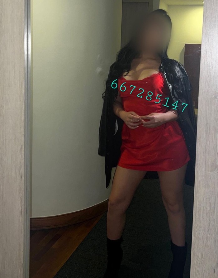 Atrevida, implicada, linda morena