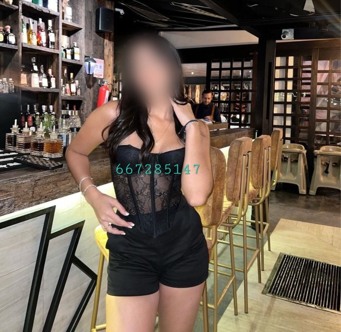 Atrevida, implicada, linda morena