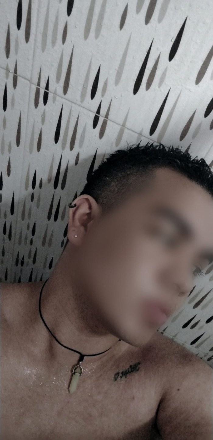 JOVENCITO COLOMBIANO TE HAGO VIDEOLLAMADAS HOT
