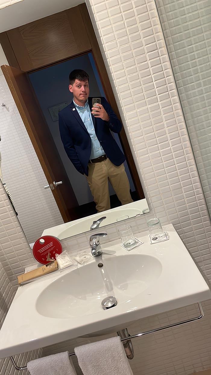 Chico de compañia Joven y culto