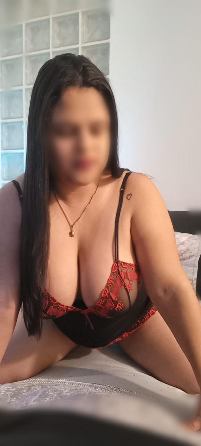 QUIERO QUE ME COMAN EL COÑO…