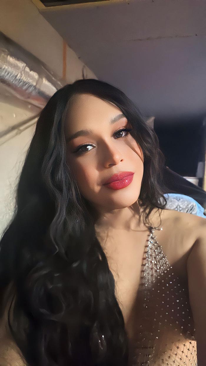 Samantha Zafiro preciosa masajista trans