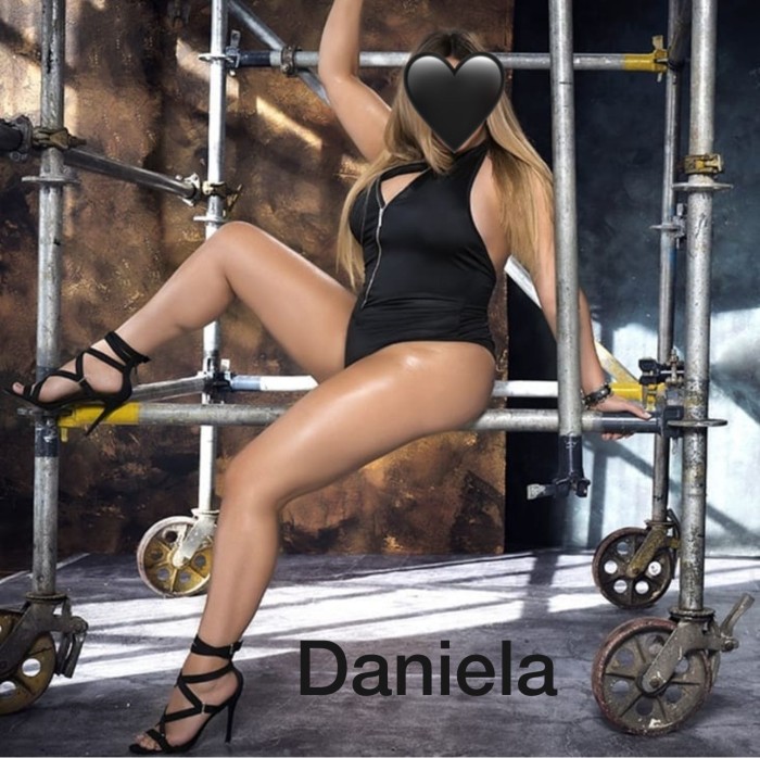 NINFOMANA DESPIADADA CON GANAS DE FOLLAR.CHICA PAR