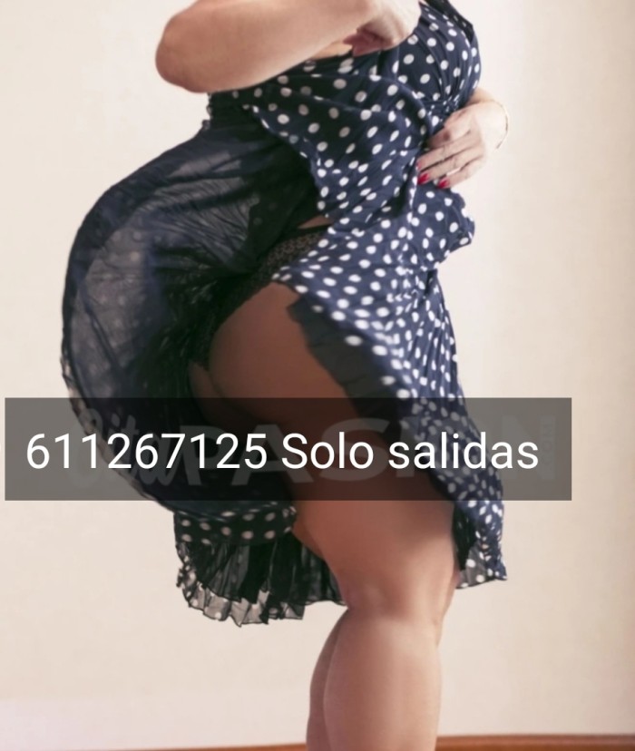 Carmen una canaria super guapa elegante solo para