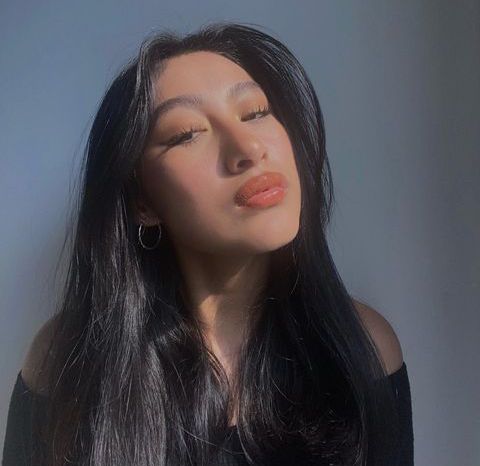 CACHONDA BUSCA AMIGOS