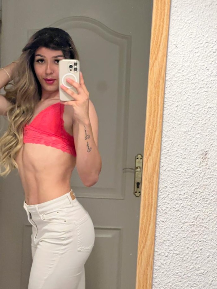 Rubia delgadita a tus órdenes☺️