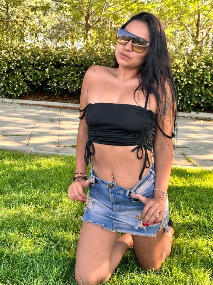 fiestera alegre y muy cachonda fotos reales