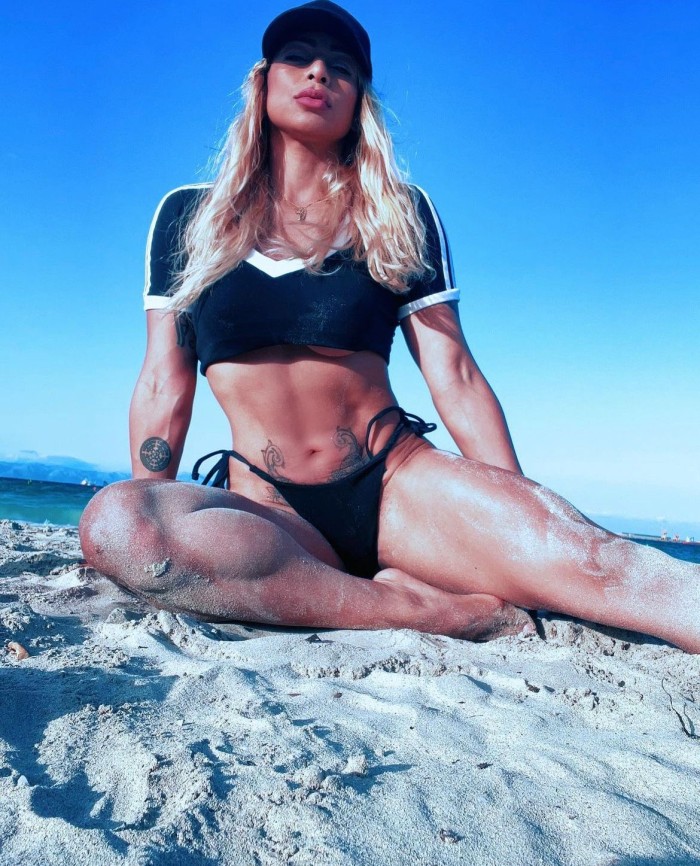 Rubia exotica nuevita en la isla 24hs