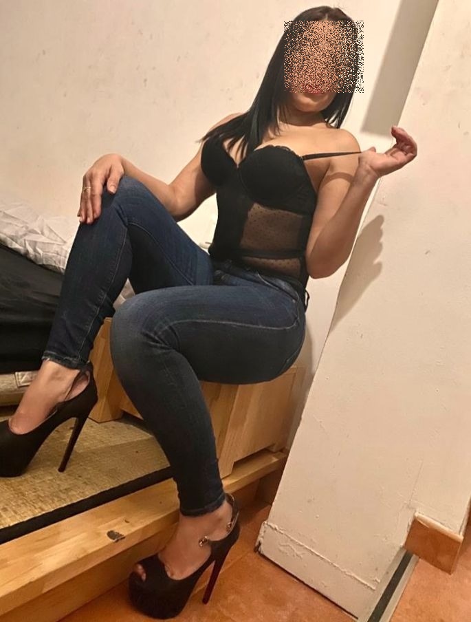 MADURITA GUARRILLA ARDIENTE