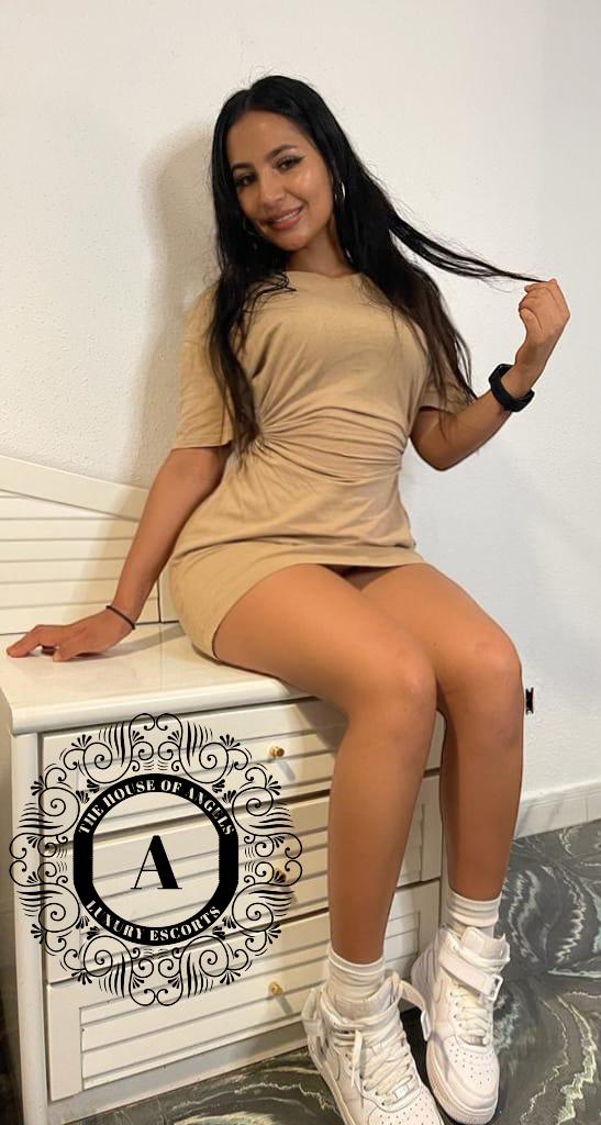 ESTUDIANTE COLOMBIANA DE 18 AÑOS