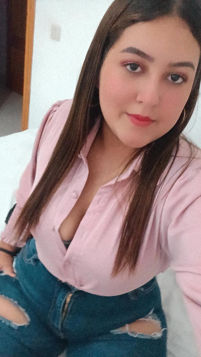 Chica colombiana ardiente con ganas de pasarla ric