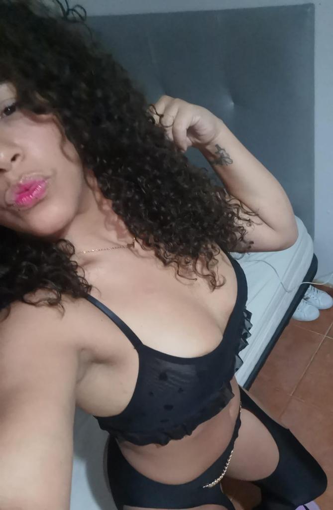 ESTRELLA UNA JOVEN MUY AGRADABLE