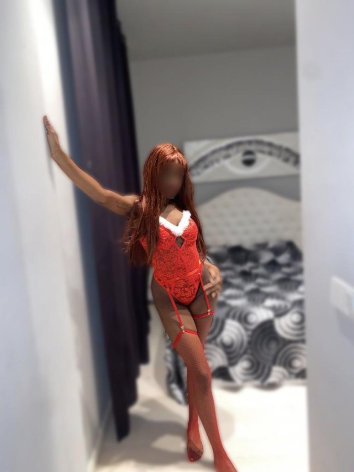 MULATA JOVEN UNIVERSITARIA ESPAÑOLA ATRACTIVA