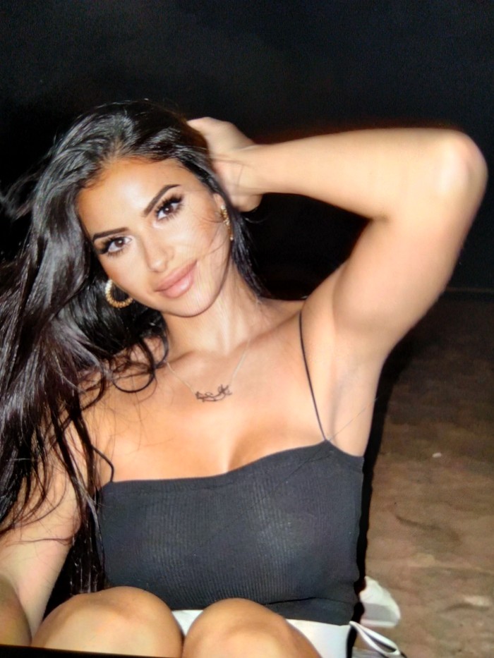 Estoy muy cachonda esperando verte