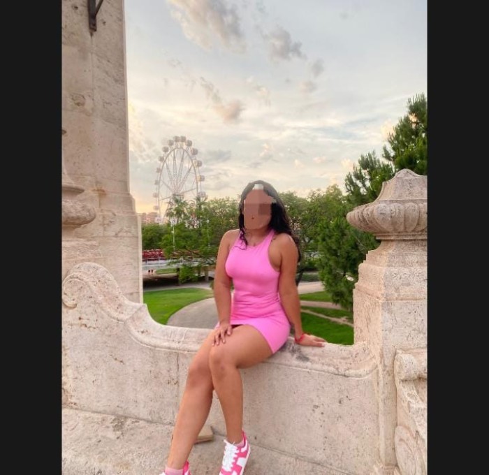 GENESIS UNA JOVENCITA CON GANAS DE POLLA