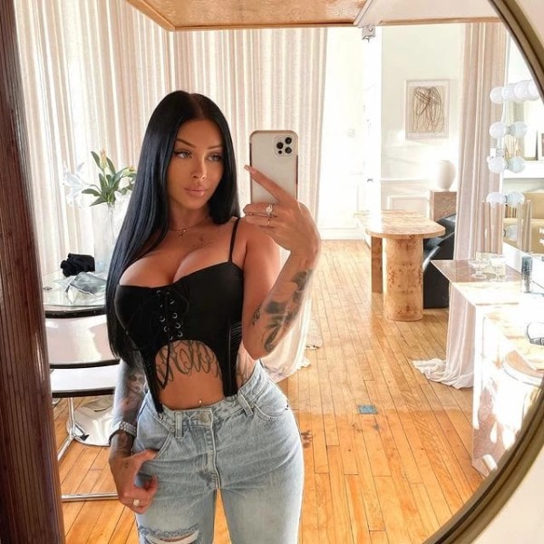 Jovencita cachonda con ganas de follar