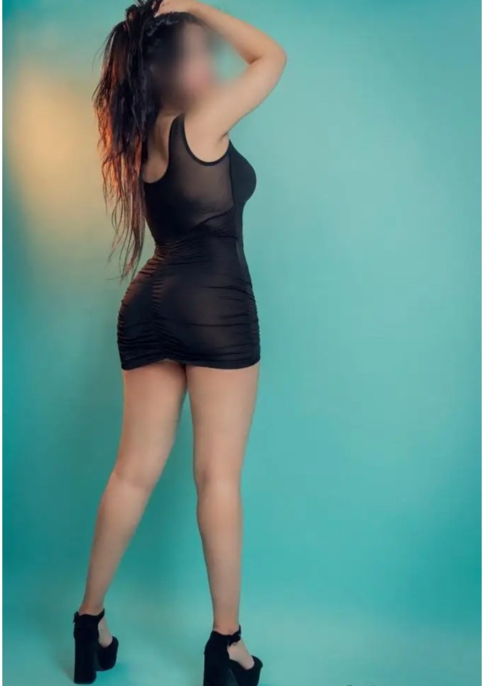 LUJURIOSA, CON DESEOS DE FOLLAR SIN PARAR