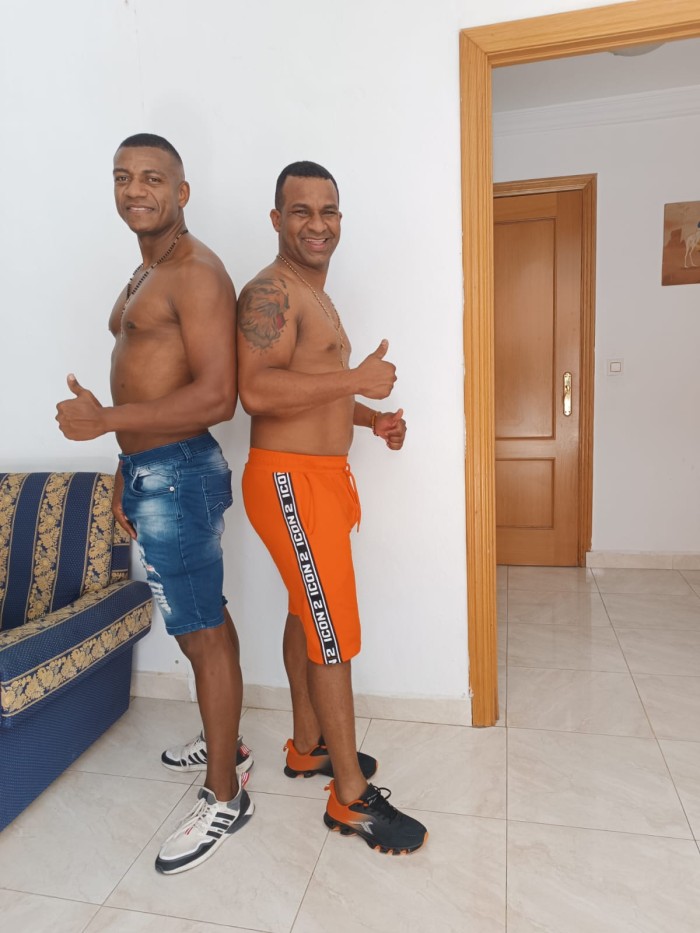 Chicos masajistas