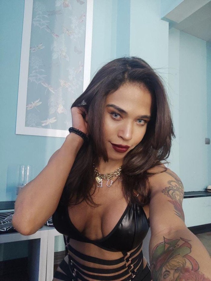 Luana brasileña trans con excelentes dotes
