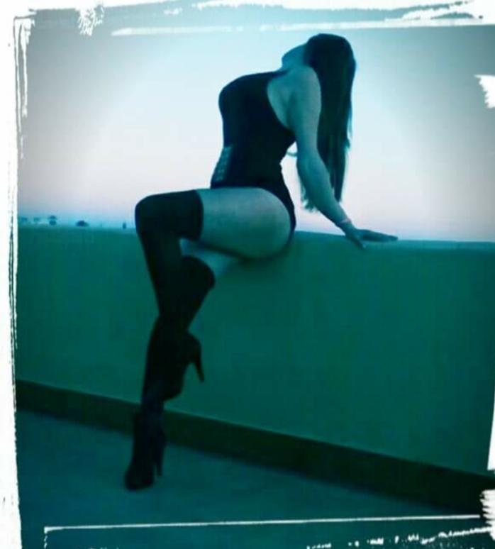 EN CASA CACHONDA QUIERES LECHE!