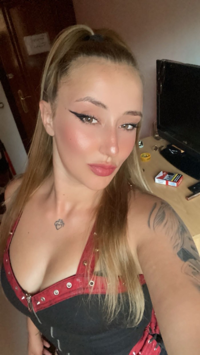 BDSM DOMINATRIX RUSA ALEKSA