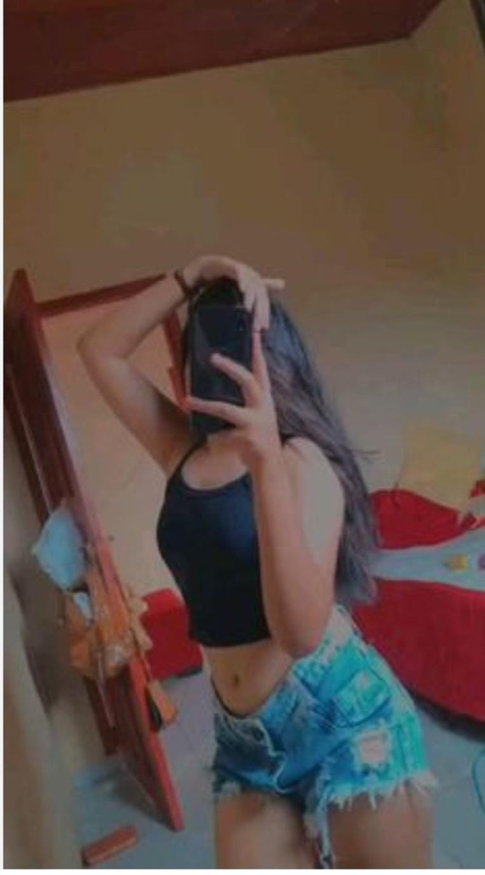 Fiestera linda y guapa boliviana