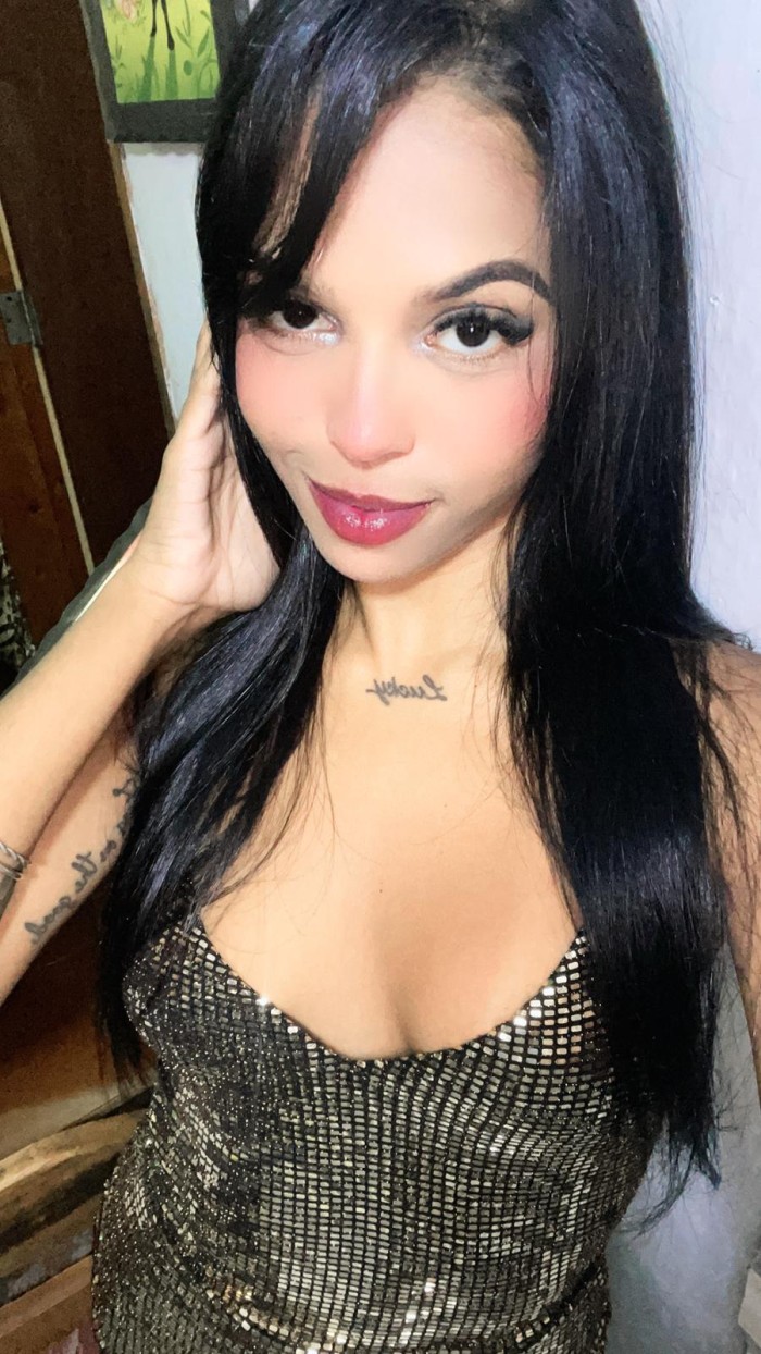 THALIA RECIEN LLEGAADA 19 AÑOS