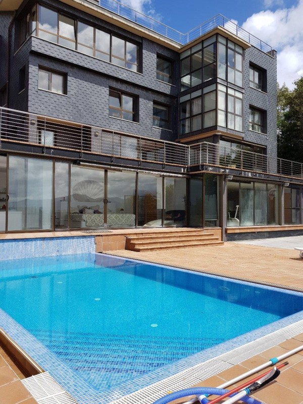 PLAZA LIBRE EN CHALET EN SAN SEBASTIAN LUXURY