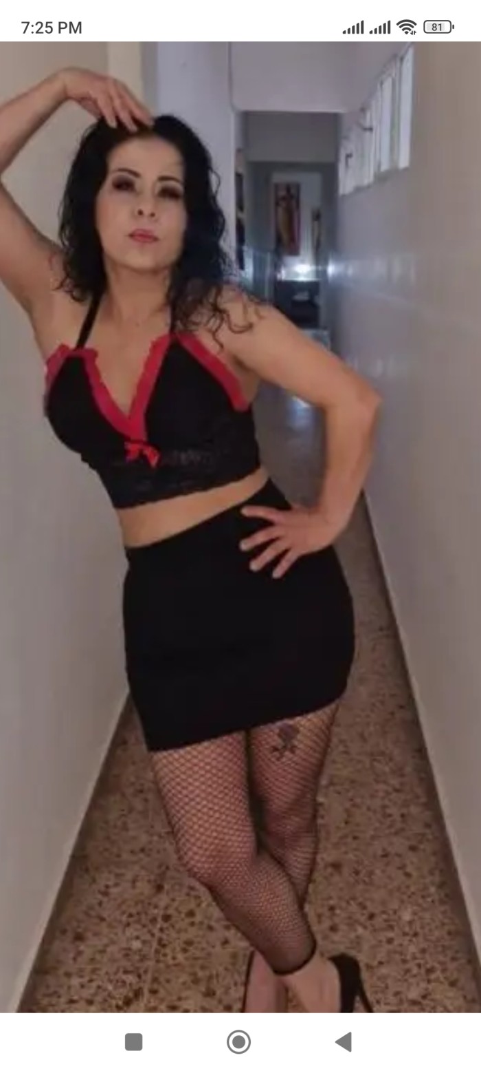 RECIÉN LLEGADA A MADURITA SEXY SOLA EN MI PISO MUY
