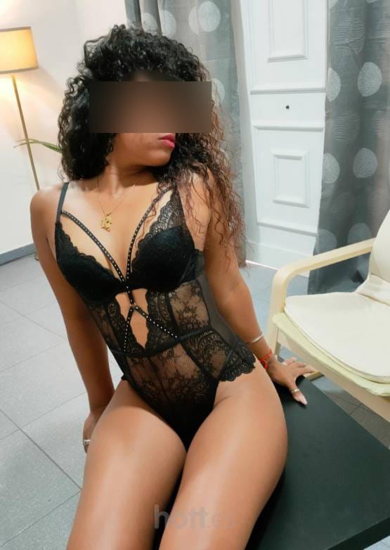 MORENA DELGADITA  ATREVIDA Y MUY CACHONDA