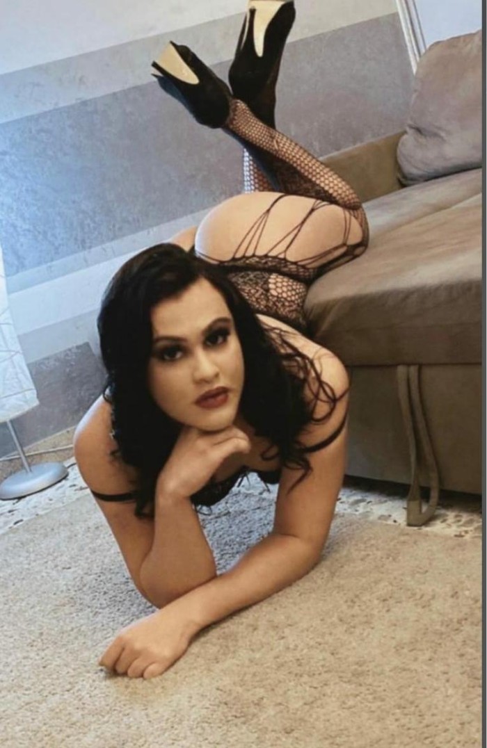 TRANS AYSHA NOVEDAD  PRIMERA VEZ EN RUZAFA