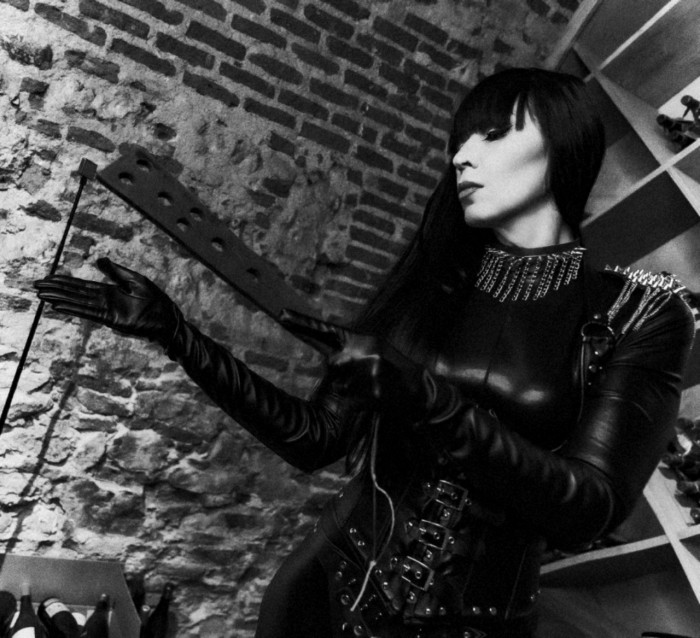 MISTRESS PROFESIONAL ESPAÑOLA FEMDOM BDSM