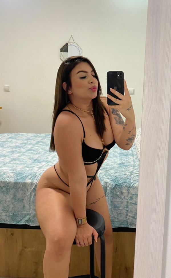 Divertida y sensual chica de compañía