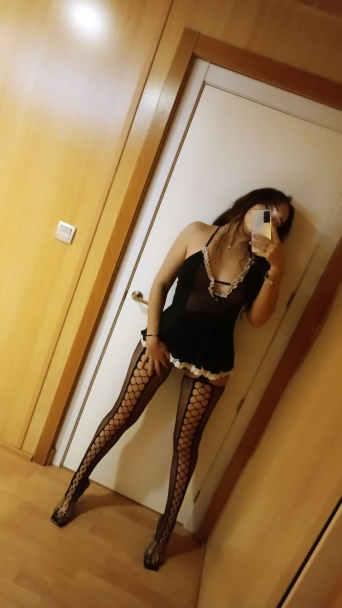 soy una chica muy dulce y con ganas de dar cariño