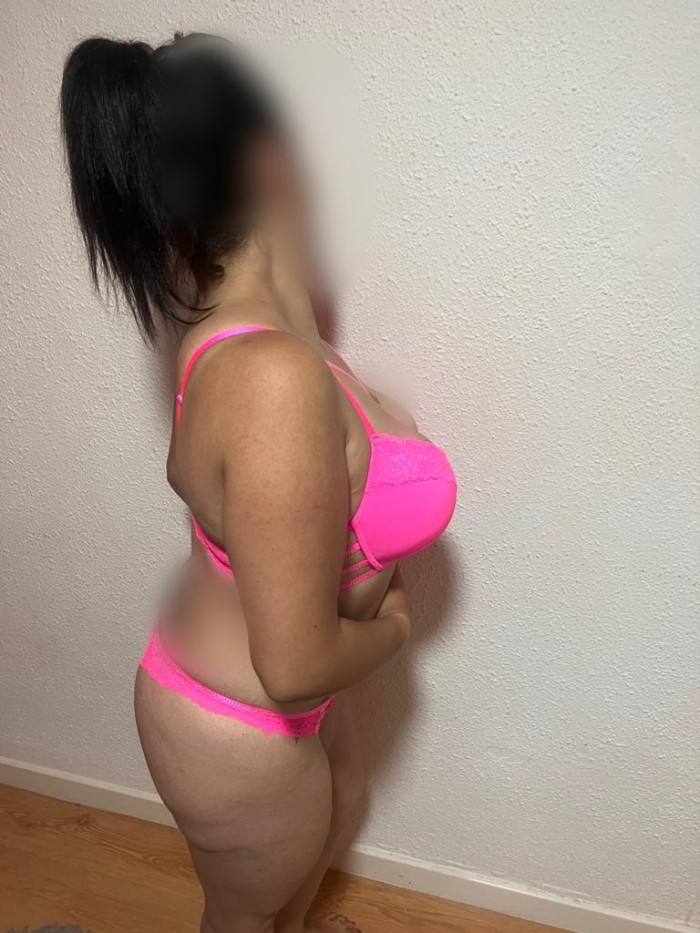 LAURA CANTABRA CACHONDA SEXO A TOPE