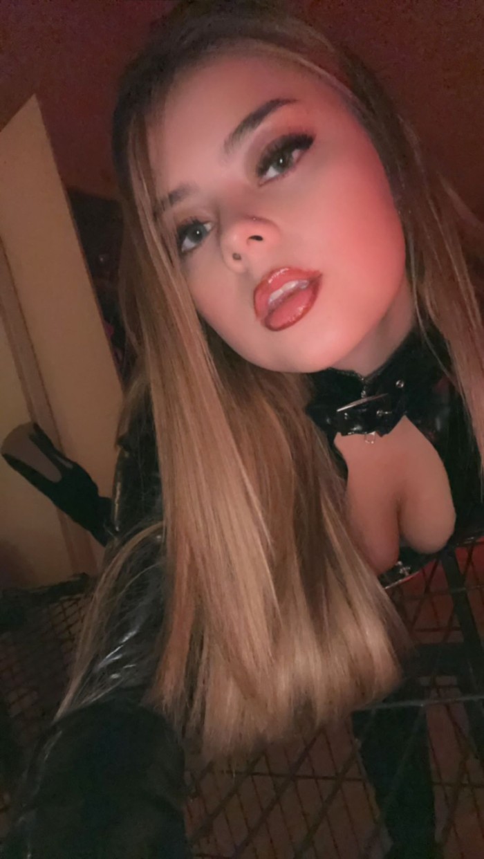Diosa Joven busca sumisos serios y solventes