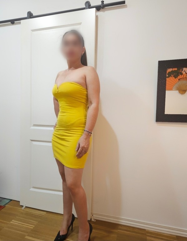 Besos en la boca como si fuéramos novio,fiestita de colores.