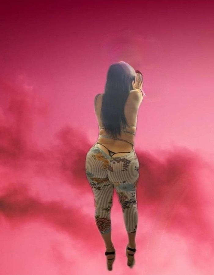 ZULY, POTENTE Y ARROYADORA, COLOMBIANA.