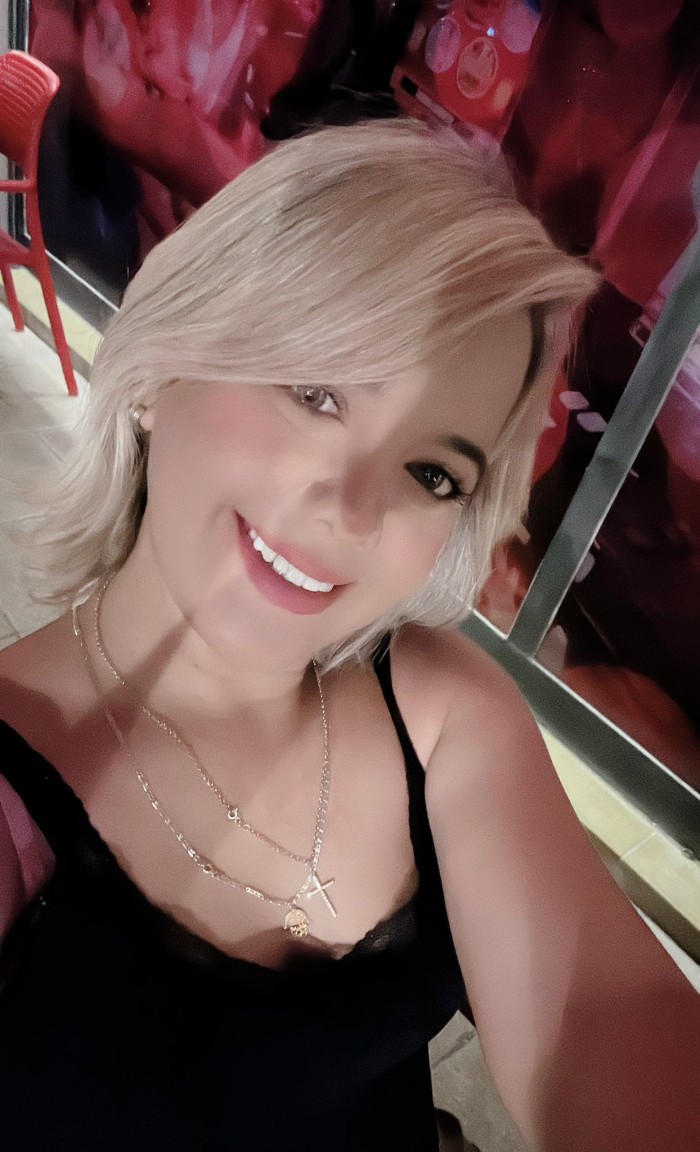AMATEUR EXPERIMENTADA Y BIEN DOTADA…